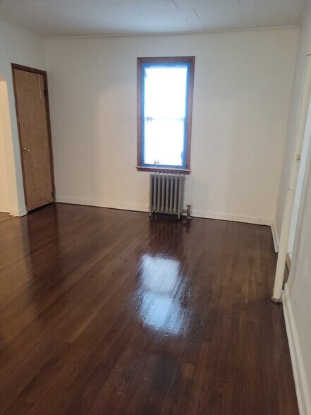 Diningroom - 76 Bedford St