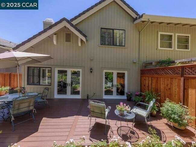 Building Photo - 3666 Silver Oak Pl
