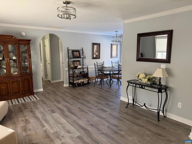 Building Photo - 136 Goldenrod Ct