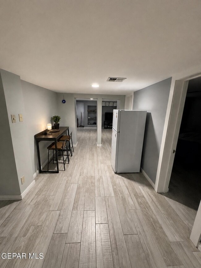 Building Photo - 3015 Altura Ave