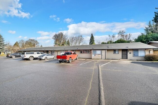Building Photo - Remodeled 3 bedroom with washer & dryer hook ups