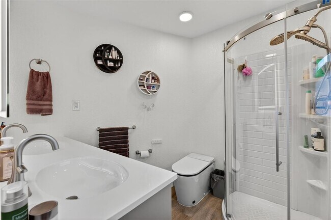 Building Photo - 11761 80th Ave