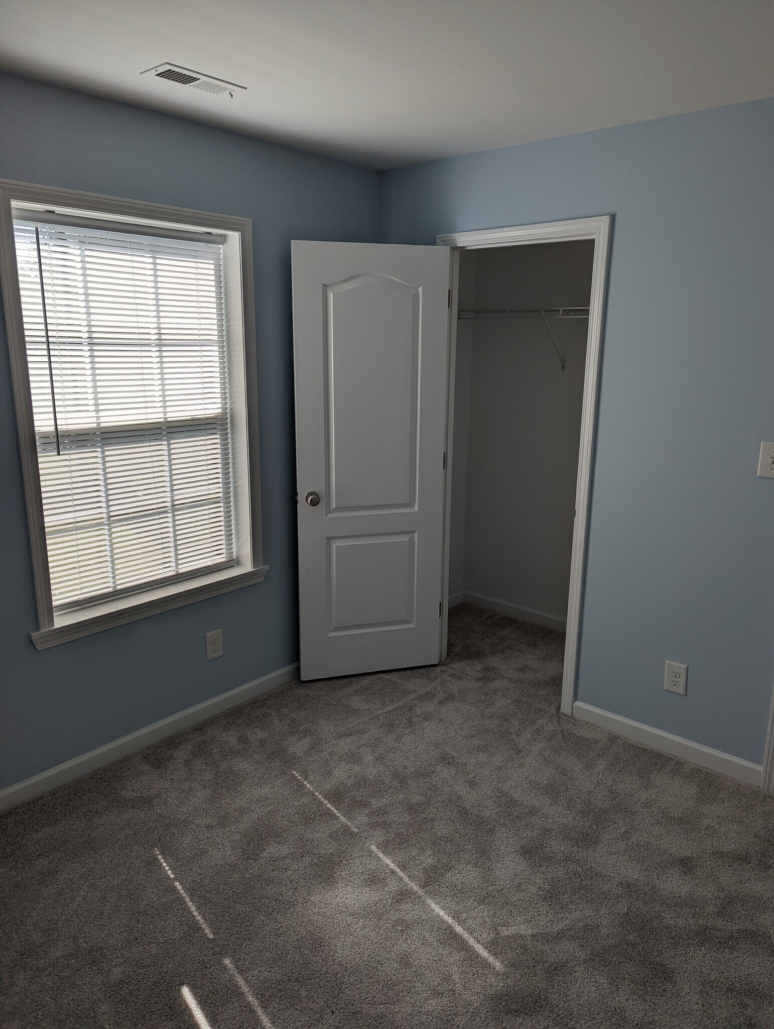 Building Photo - 8073 River Rd SE