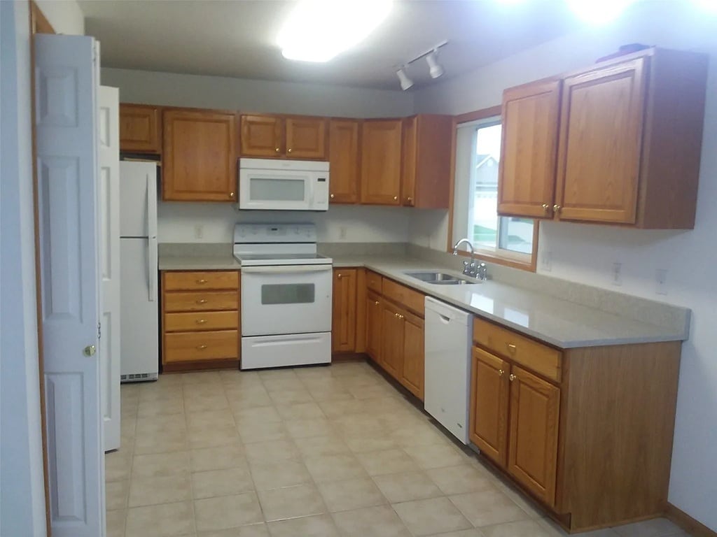 Building Photo - 3208 SE Grant St