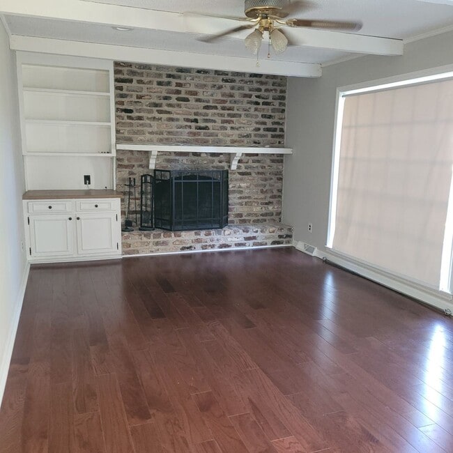 Building Photo - 3 br, 2.5 bath House - 14 Sorento Blvd.