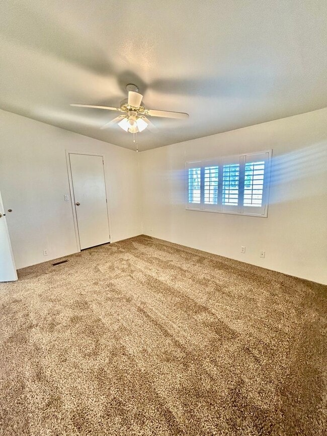 Building Photo - Charming 2-Bedroom 2-Bathroom Furnished Ma...