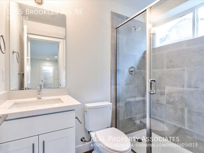 Building Photo - 5255 Brooklyn Ave NE