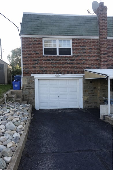 Building Photo - 9215 Crispin St