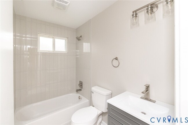 Building Photo - 609 Willomett Ave