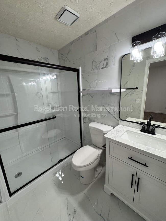 Building Photo - 1301 Sweet Pine Dr