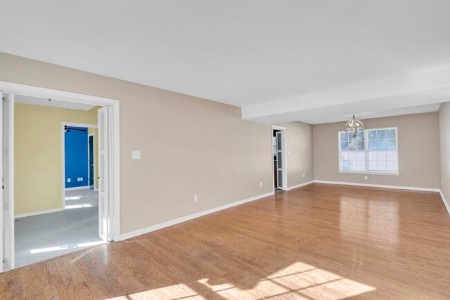 Building Photo - 3319 Reades Way