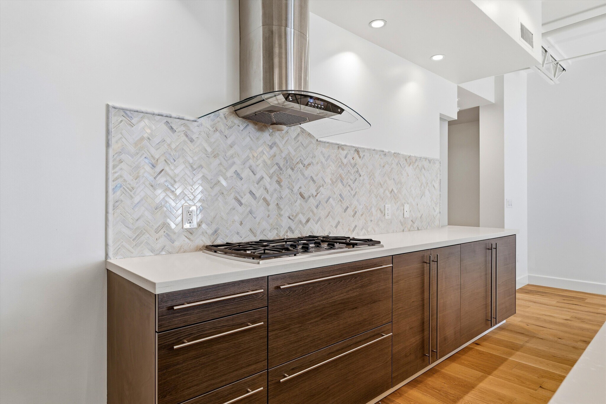 Building Photo - 1250 N Harper Ave