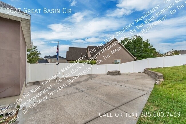 Building Photo - 5027 Great Basin Cir