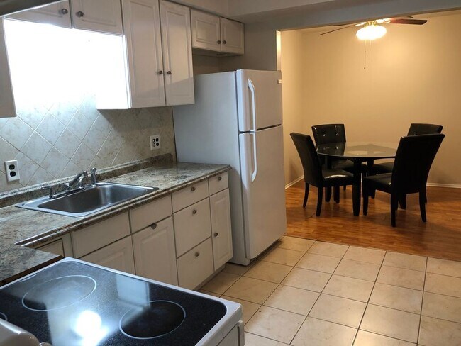 Building Photo - 8315 Karam Blvd