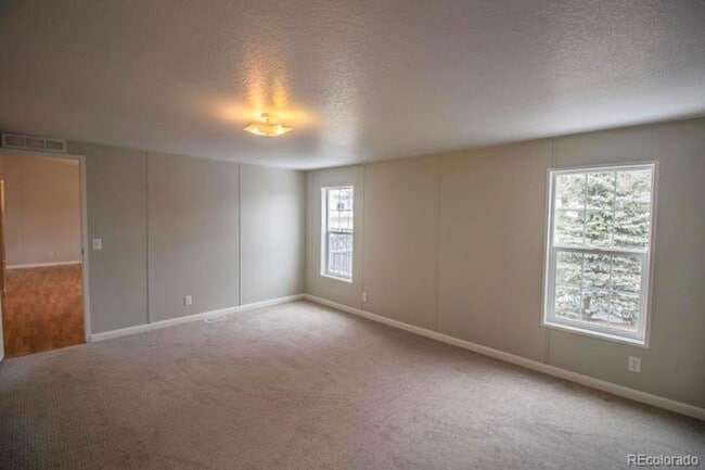 Building Photo - 3 bedroom 2 bath home with 1539 square feet!