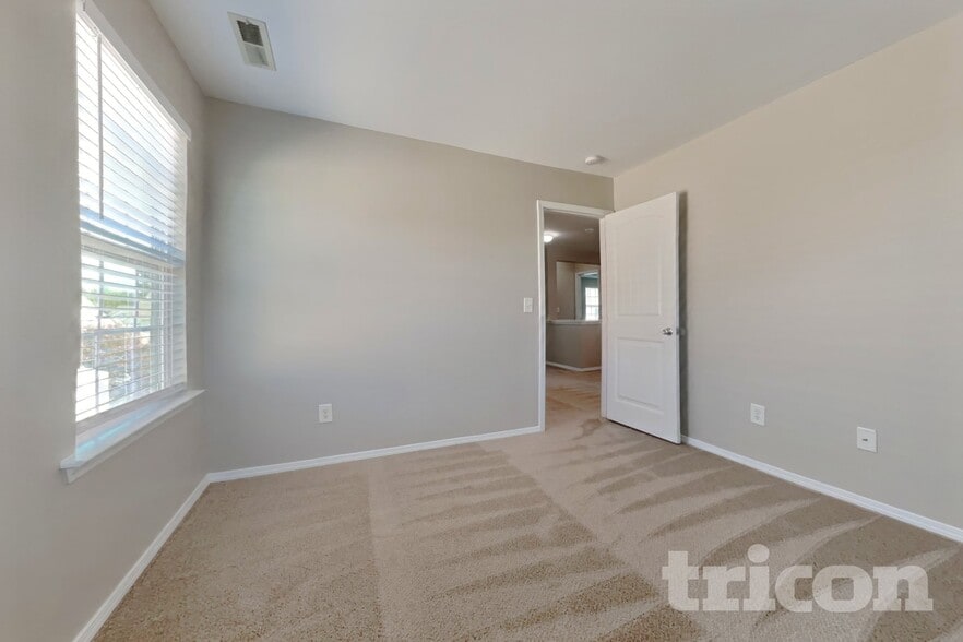 Building Photo - 514 Kerriann Ln