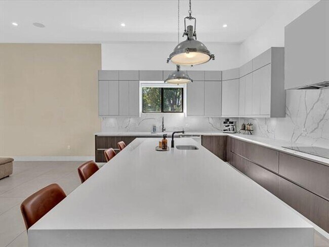 Building Photo - 6122 SW 173rd Way