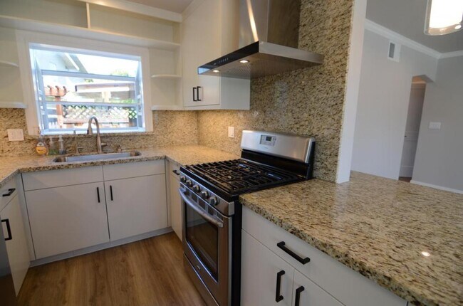 Building Photo - 126 22nd Ave