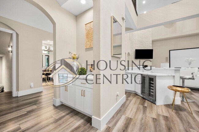 Building Photo - Breathtaking Luxury Custom Rental in Guard Gated Serrano Golf Community!!