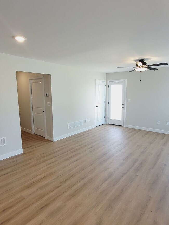 Building Photo - 4604 Alan Ln