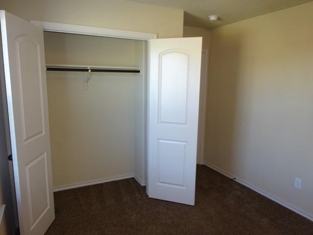Building Photo - 160 Creekside Villa Dr