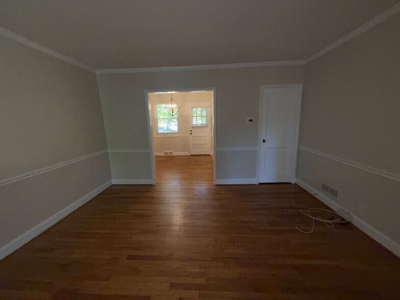 Building Photo - 2625 Greenbrier Rd