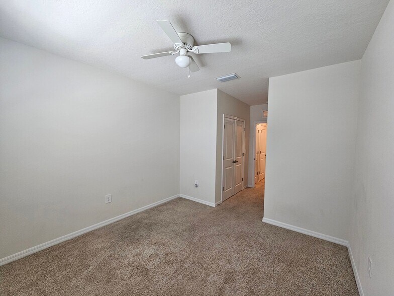 Building Photo - 8652 Milestone Dr