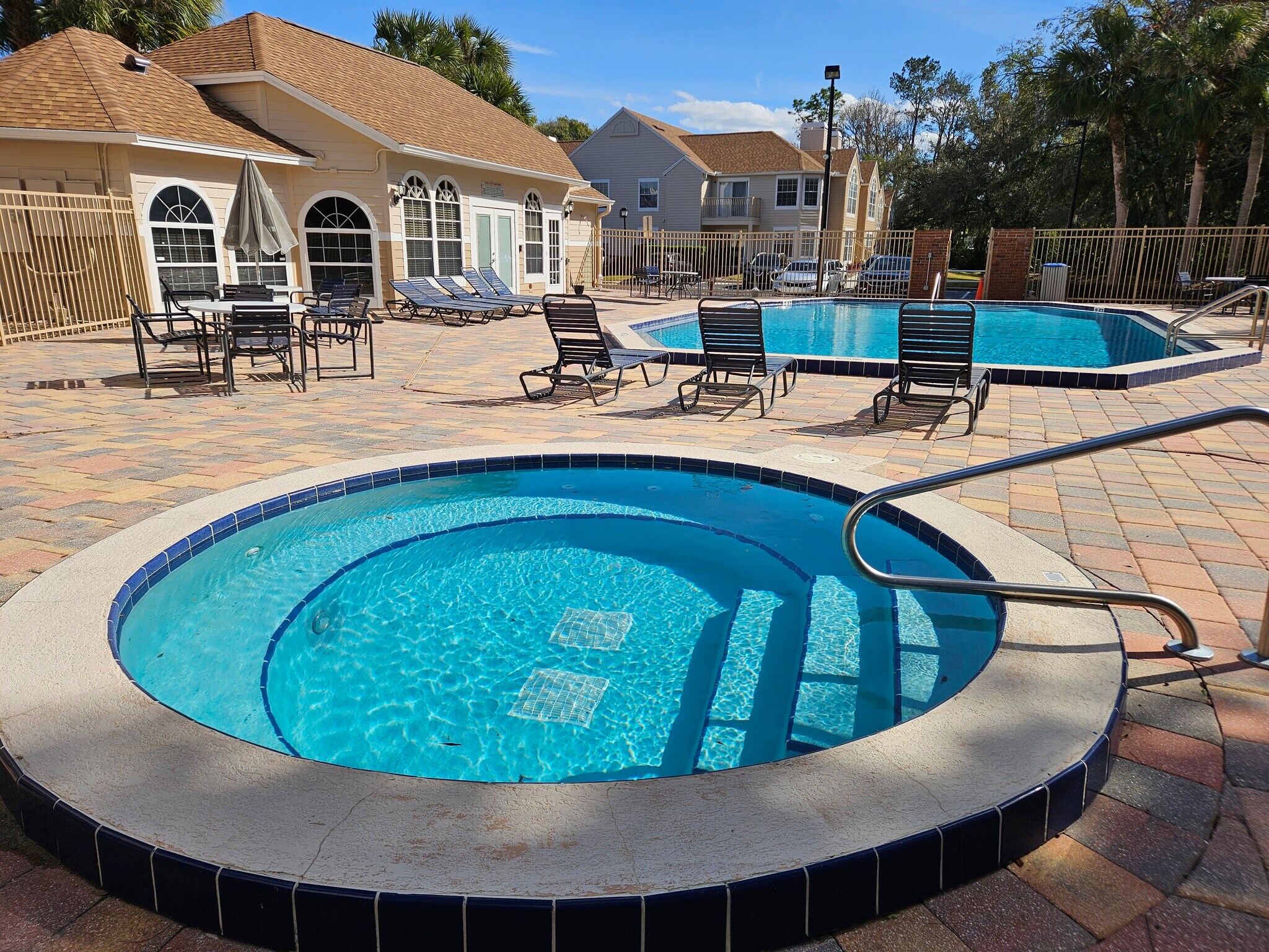 Building Photo - 682 Youngstown Pky