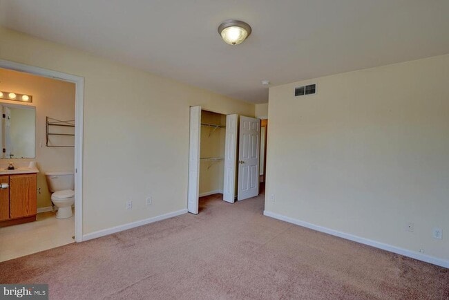 Building Photo - 112 Rosie Dr