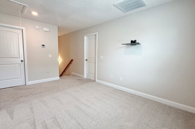 Building Photo - COMING JUNE 2026! (Small Pet Only)