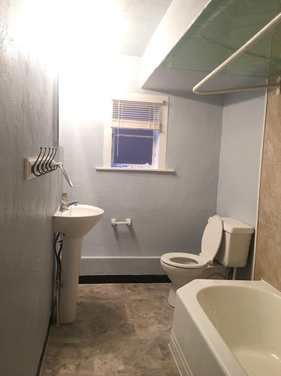 Building Photo - 703 Ivy St