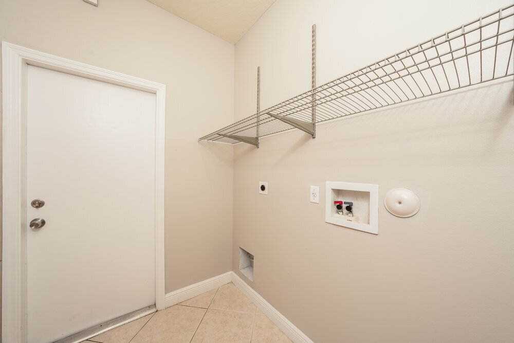 Building Photo - 1755 Palisades Dr