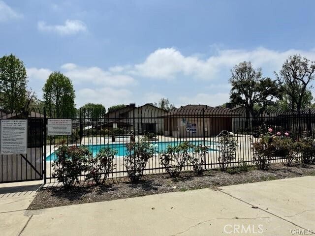 Building Photo - 2104 S Mountain Ave