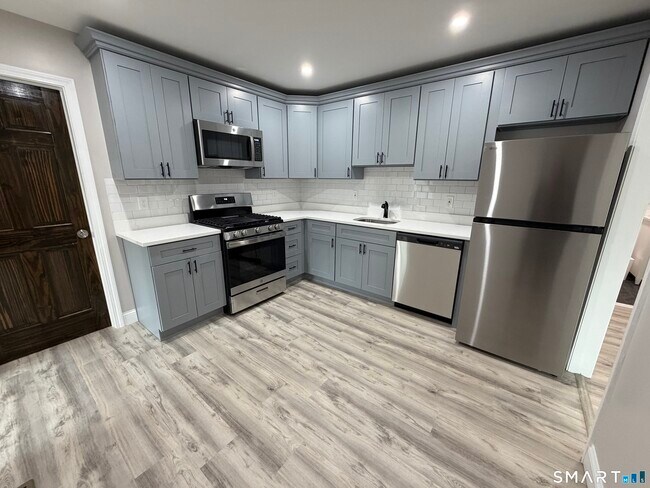 Building Photo - 56 Janet Cir