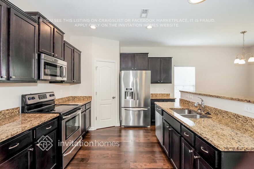 Building Photo - 117 Greenway View Ct