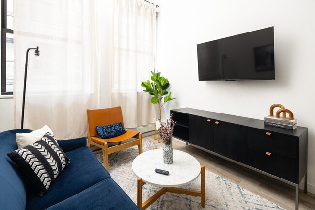 Building Photo - 46 Nassau St