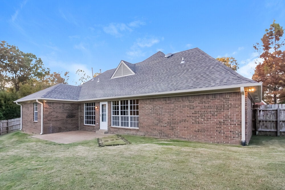 Building Photo - 55 Lakewood Cove