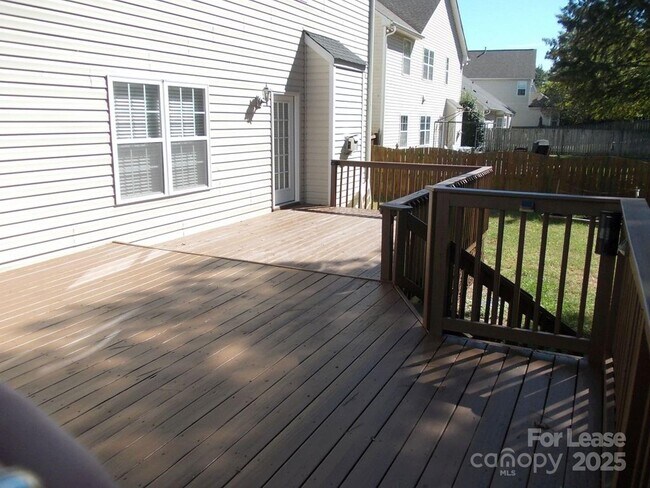 Building Photo - 14616 Eastgrove Dr