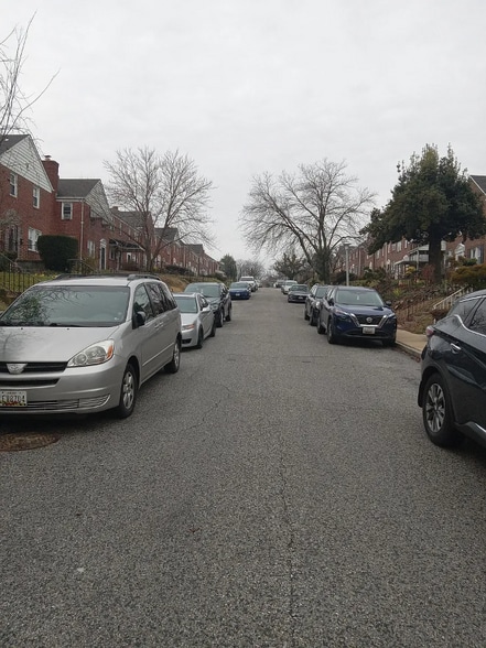 Building Photo - 1661 Ralworth Rd