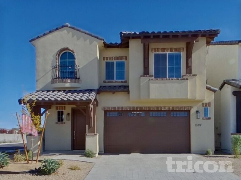 Primary Photo - 1349 N Parkcrest