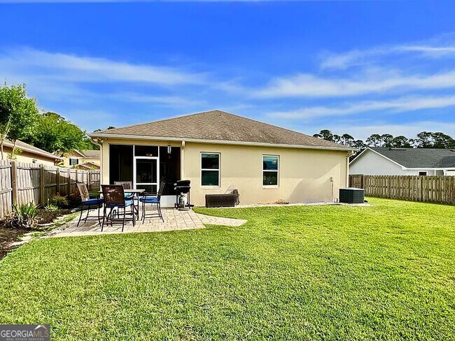 Building Photo - 135 Cedar Cir Dr