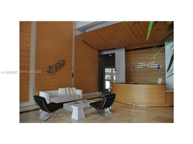 Building Photo - 350 NE 24th St