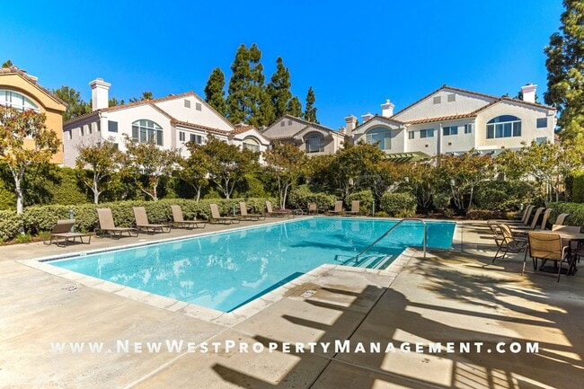 Building Photo - Newly renovated 2-bedroom UTC townhome in the coveted Andria of Renaissance at La Jolla community...