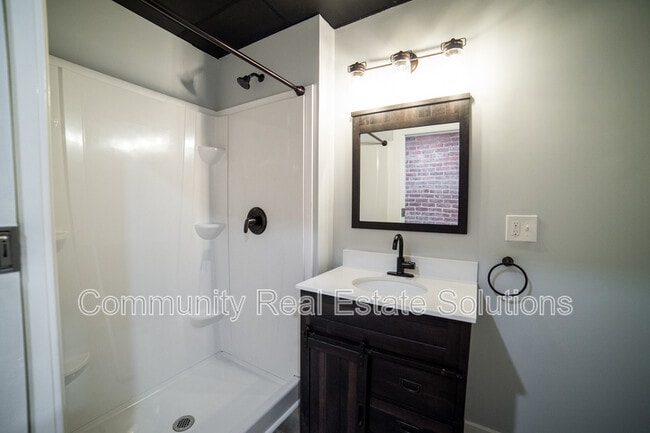 Building Photo - 22 State St