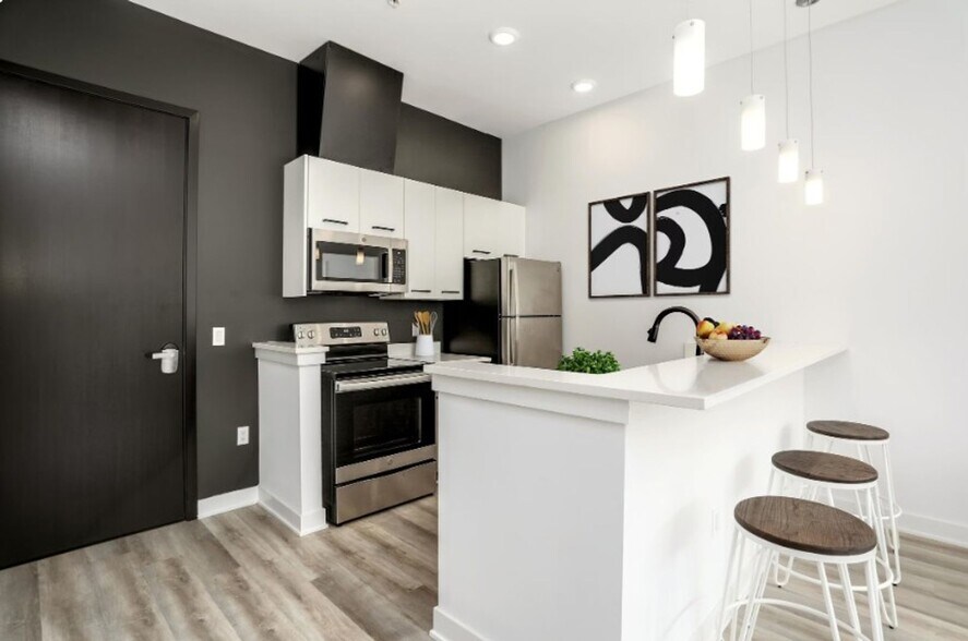 Interior Photo - The Roy