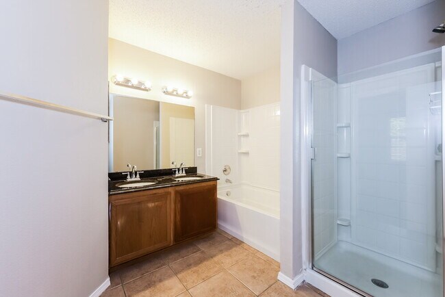 Building Photo - 3617 Clydesdale Dr