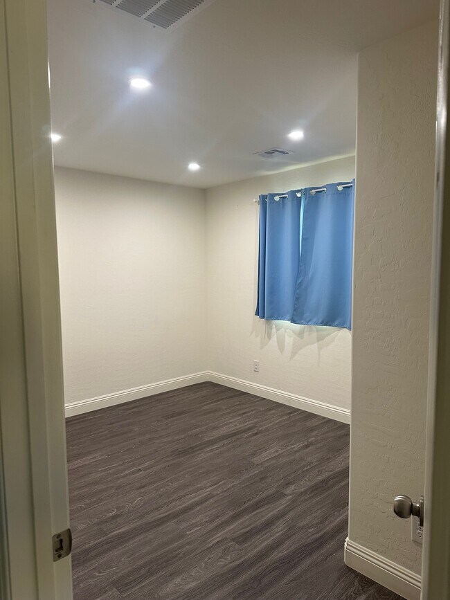 Building Photo - 6654 Ivory Dove Ct