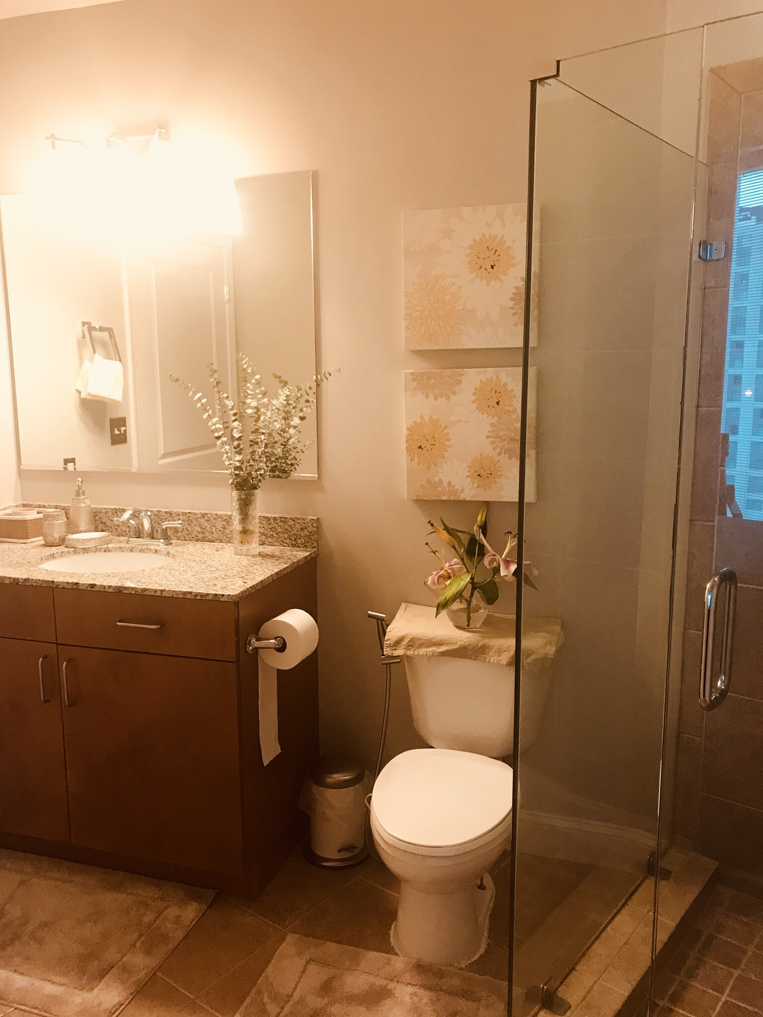 GUEST BATH - 950 W Peachtree St NW