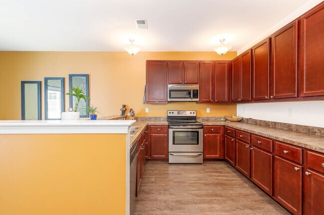 Building Photo - 2404 Leytonstone Dr