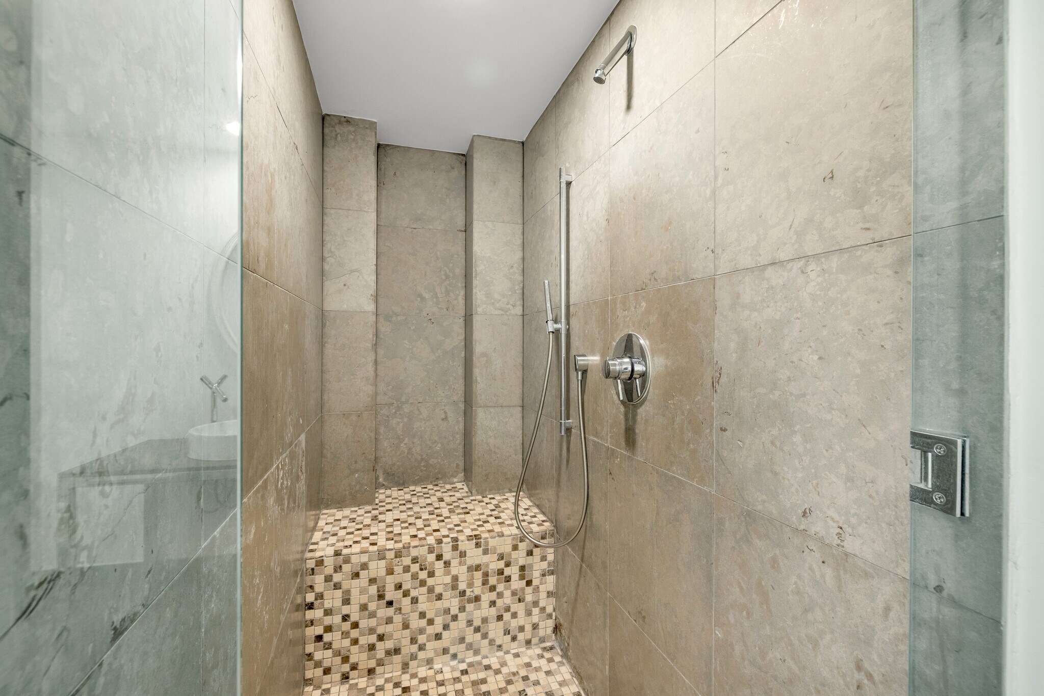 Building Photo - 495 Brickell Ave